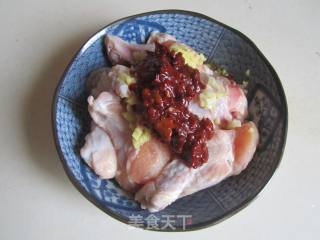 豆瓣蒸鸡翅根的做法步骤：3