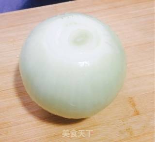 洋葱炒木耳的做法步骤：1