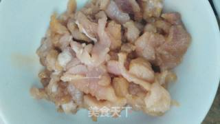 香菇炒肉的做法步骤：3