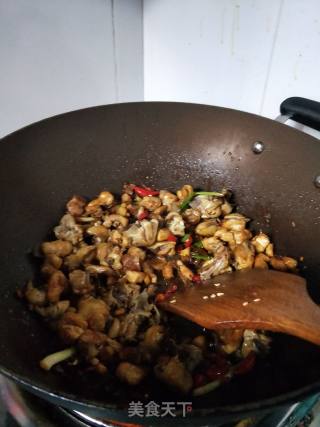 胡萝卜鸡腿焖饭的做法步骤：5