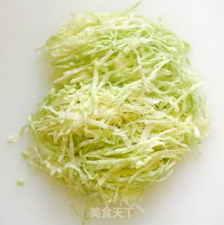 虾皮炒卷心菜的做法步骤：1