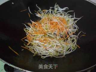 炒银芽的做法步骤：3