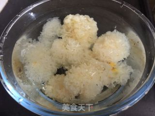 坤博砂锅--银耳鸡汤的做法步骤：3