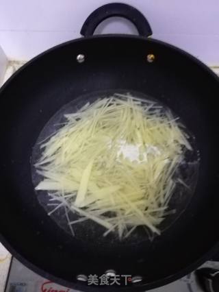 酸辣土豆丝的做法步骤：3