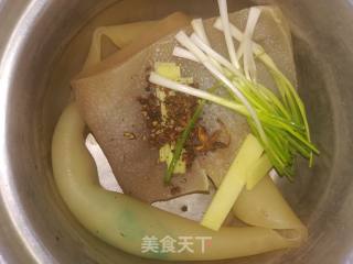 肉皮冻的做法步骤：3