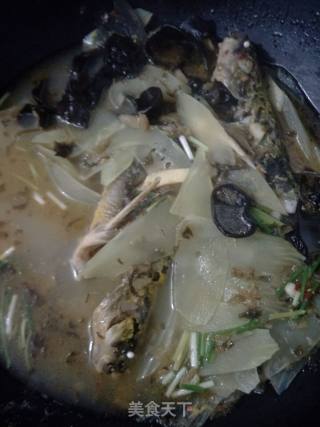 昂刺鱼莴笋酸菜汤的做法步骤：8