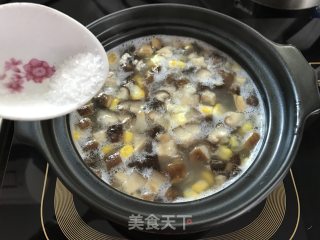 香菇玉米粥的做法步骤：10