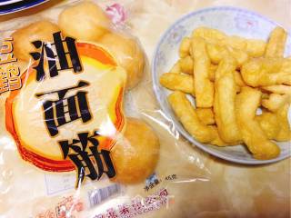粉丝油面筋汤的做法步骤：1