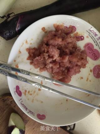 酱香茄子的做法步骤：1