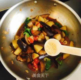 土豆炖茄子的做法步骤：12