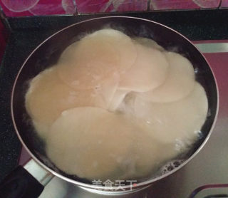 油泼饺子片面儿的做法步骤：7