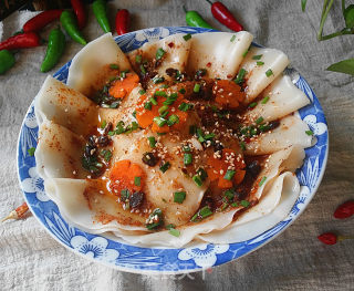 油泼饺子片面儿的做法步骤：10