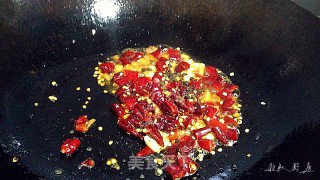 辣子肥肠的做法步骤：7