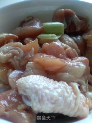 麻辣鸡块（麻辣微甜）的做法步骤：1
