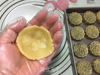 广式豆沙月饼的做法步骤：9