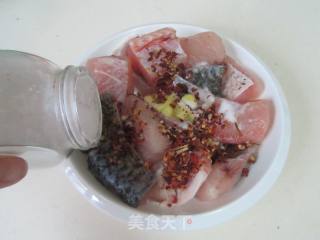孜然糍粑鱼的做法步骤：2