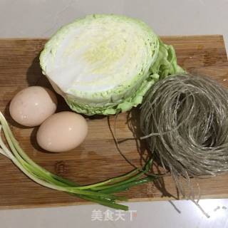 包菜粉丝炒鸡蛋的做法步骤：1