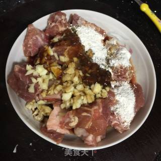 香芋蒸排骨的做法步骤：5
