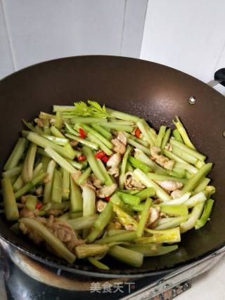芹菜炒肉片的做法步骤：6