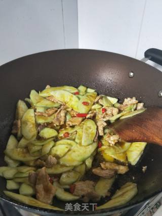 丝瓜炒肉片的做法步骤：6
