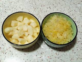 桃胶银耳羹的做法步骤：2