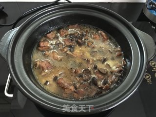 香菇排骨焖饭的做法步骤：15