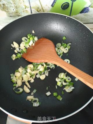 西红柿黄瓜炒鸡蛋的做法步骤：3