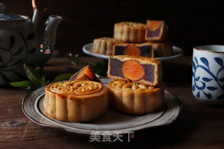 广式红糖枣泥豆沙月饼的做法步骤：12