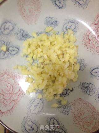 金蒜爆生菜的做法步骤：3