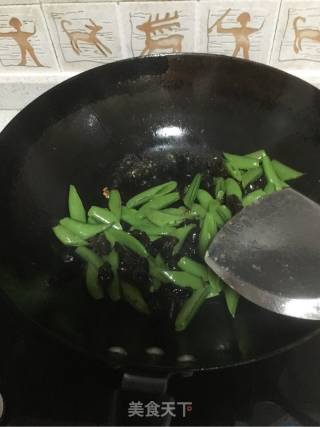 甜豆炒虾仁的做法步骤：5