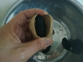 干煸蚕蛹的做法步骤：2