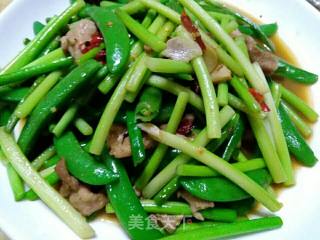 肉片炒蒜苔甜豆的做法步骤：6