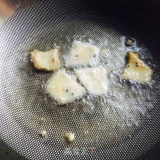 酥炸杏鲍菇的做法步骤：10