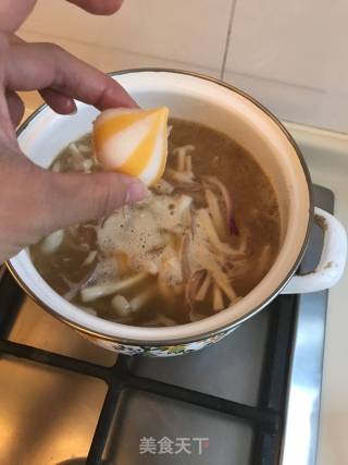 蘑菇海鲜味噌汁的做法步骤：8