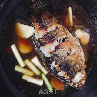 红烧鲫鱼的做法步骤：3