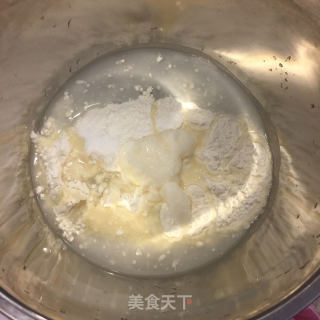 蛋黄酥——酥到心窝窝里的甜点的做法步骤：1