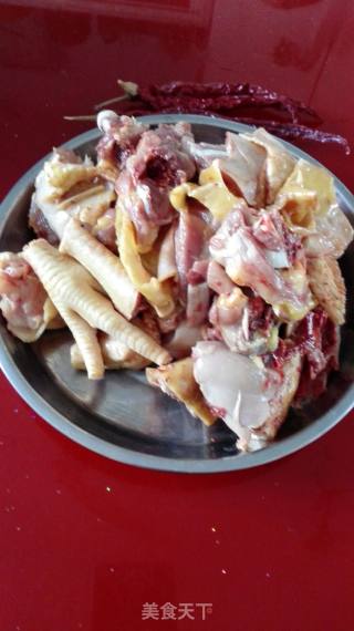 炖小鸡的做法步骤：1