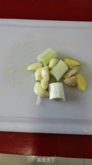 炖小鸡的做法步骤：3