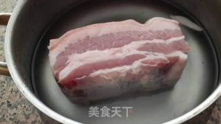 雪菜土豆扣肉的做法步骤：1