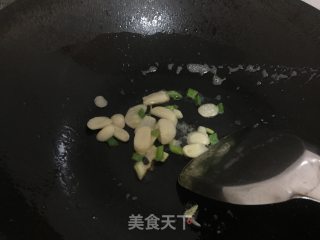 番茄鸡蛋面片儿汤的做法步骤：4