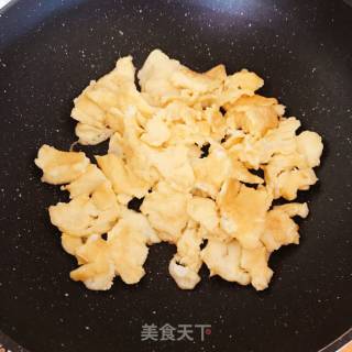 木耳香菇炒蛋的做法步骤：7