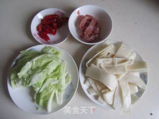 包菜肉丝炒豆丝的做法步骤：1