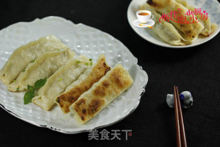 莲藕肉馅锅贴的做法步骤：13