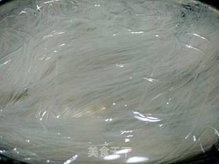蒜蓉粉丝蒸白蚬的做法步骤：1