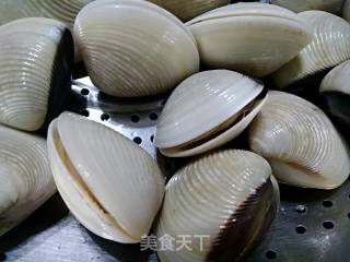 蒜蓉粉丝蒸白蚬的做法步骤：3