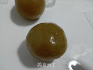 广式莲蓉蛋黄月饼的做法步骤：9