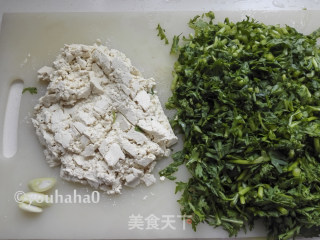 茼蒿小豆腐的做法步骤：2
