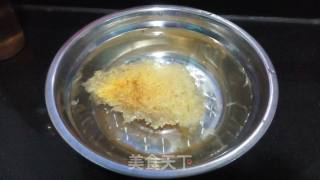 南瓜银耳羹的做法步骤：1