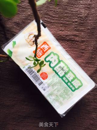 泡椒肉末蒸豆腐的做法步骤：1