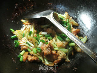 牛蛙炒花菜的做法步骤：11